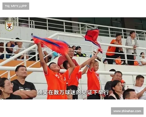 泰山小将精英赛队伍参观山东泰山 24日山东主场盛大颁奖典礼即将举行 泰山小将精英赛队伍参观山东泰山 24日山东主场盛大颁奖典礼即将举行